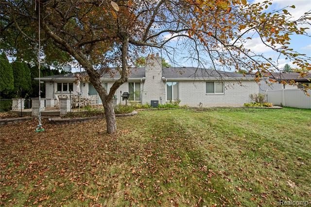 Welcome to 38219 Santa Anna Street in Clinton Township! This - photo 30