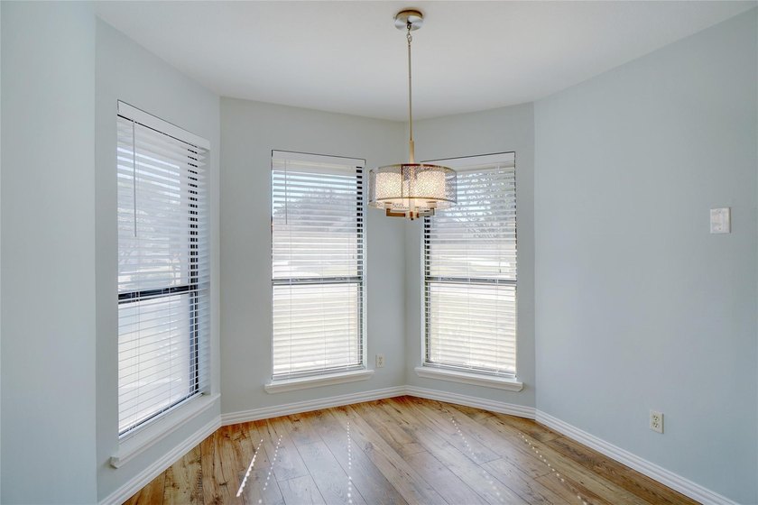 Lovely $60k remodel with split floor plan, and NO POPCORN - photo 4