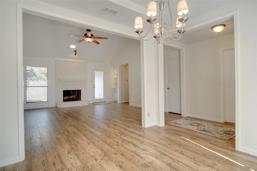 Lovely $60k remodel with split floor plan, and NO POPCORN - photo 8