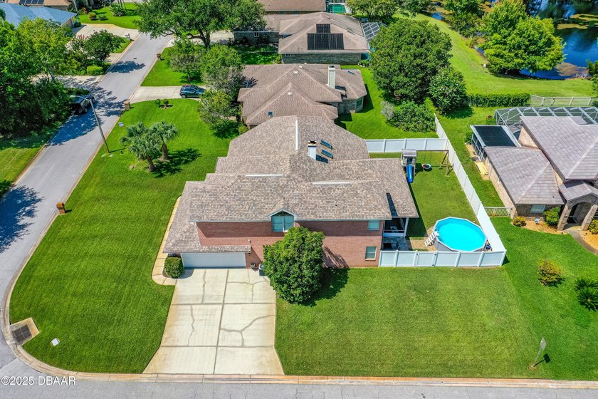 Priced below appraised value. Amazing 3224 sq ft 3 bedroom 2 1/2 - photo 3