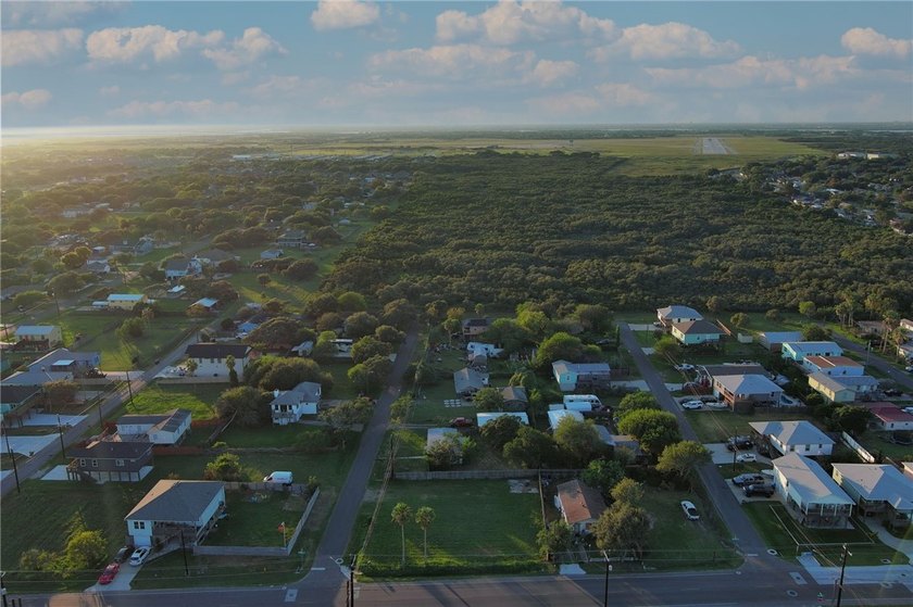 Build your custom coastal dream home in Laguna Shores! This - photo 11