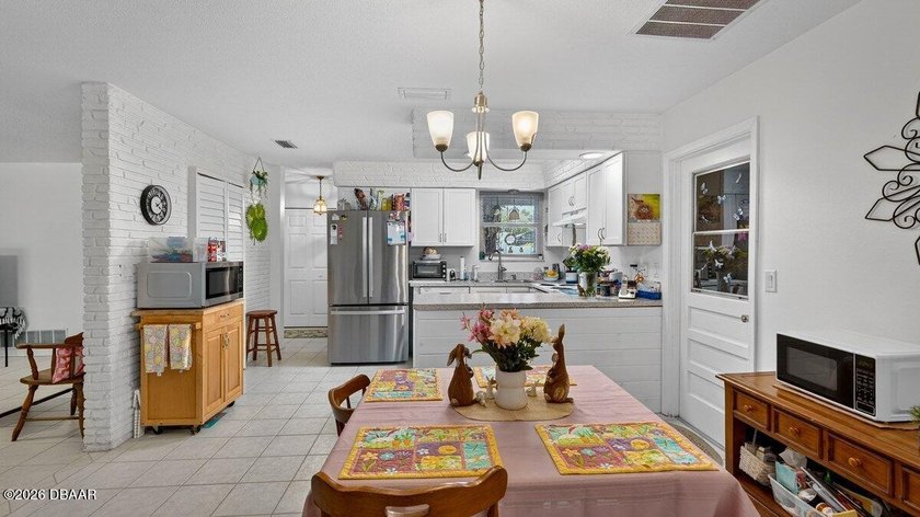 ***BACK ON THE MARKET at no fault to the seller! Welcome to the - photo 3