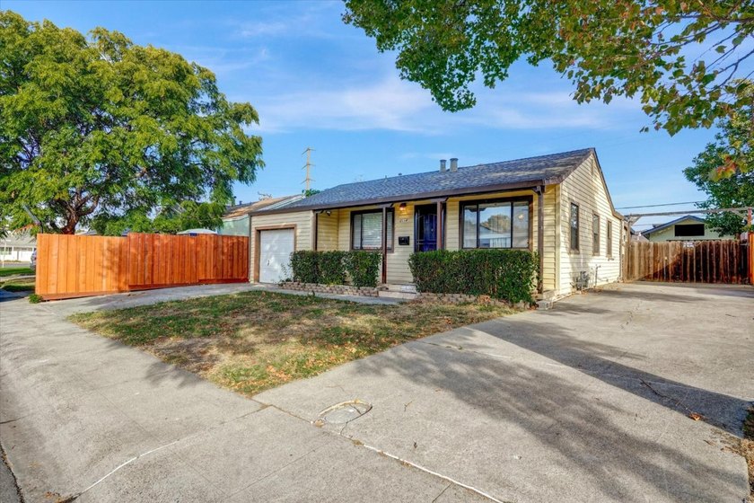 This 3-bedroom, 2-bath home offers 1,215 square feet of - photo 4
