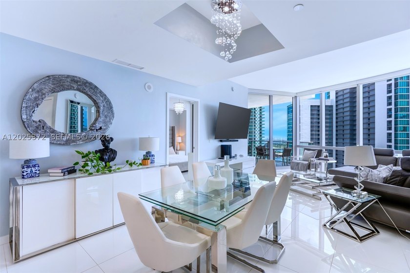 Welcome to Paramount Miami Worldcenter-home to the most - photo 2
