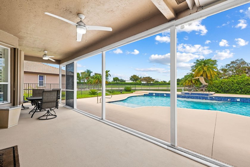 Amazing lakefront pool home tucked away on a quiet cul de sac - photo 3