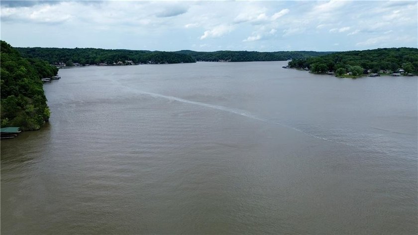 LAKE LIFE DOESN'T GET BETTER THAN THIS! Rare opportunity to own - photo 9