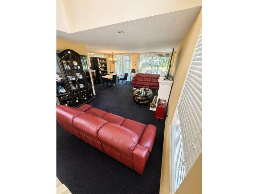 Welcome to Glen Walk! This 3-bedroom, 2.5-bath home is nestled - photo 6