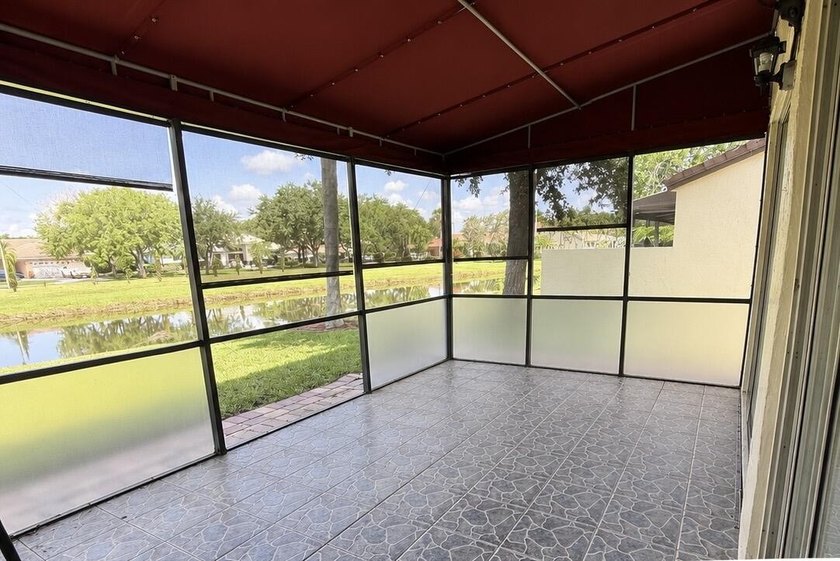 Welcome to Glen Walk! This 3-bedroom, 2.5-bath home is nestled - photo 9