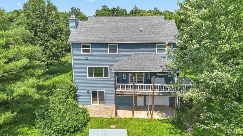 Nestled on a quiet cul-de-sac in Dogwood Estates, this spacious - photo 2