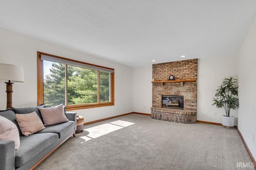 Nestled on a quiet cul-de-sac in Dogwood Estates, this spacious - photo 6