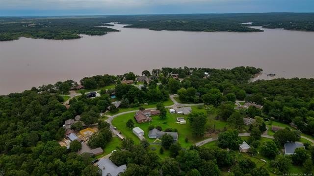 Welcome to lake living at its finest in the desirable Timberlane - photo 9