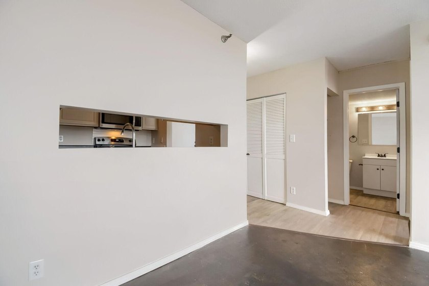 Stunning 17th-floor condo with incredible city views in the - photo 13