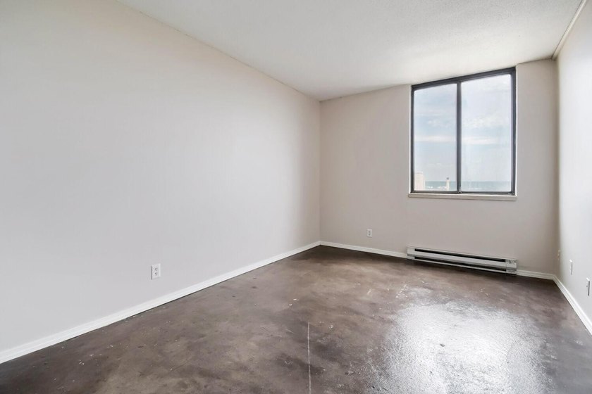 Stunning 17th-floor condo with incredible city views in the - photo 15