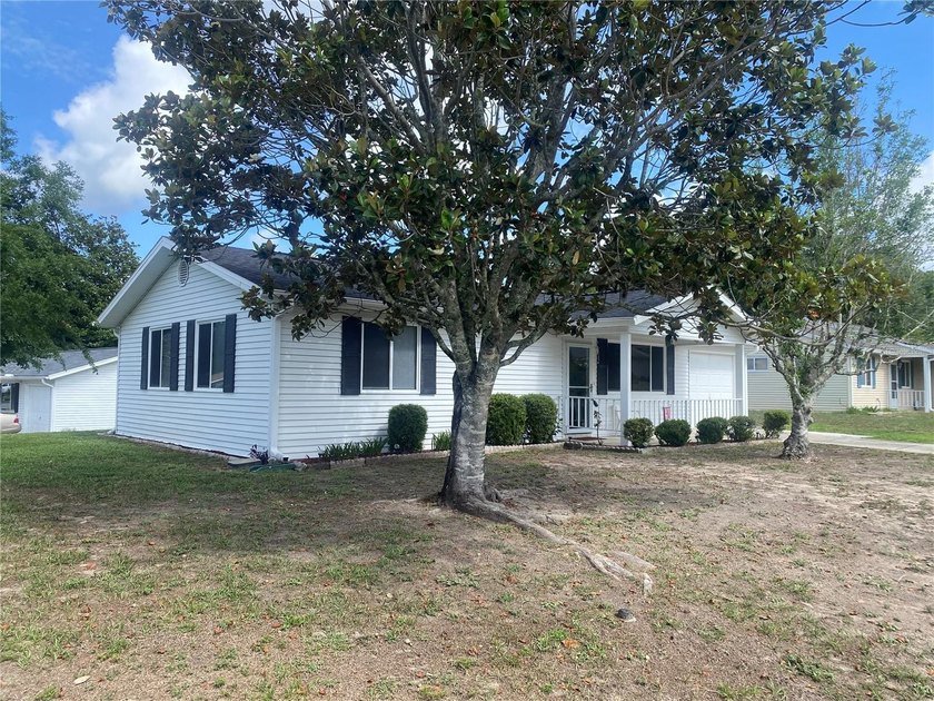 Cute 2 bedroom home in Oak Run is super neat and clean, and it's - photo 7
