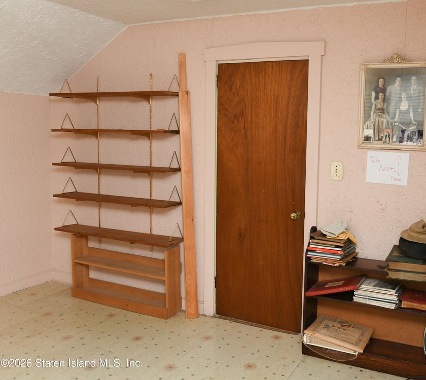 Fully detached home in the heart of sought-after Westerleigh - photo 22