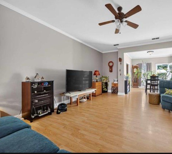 This home is located in a nice lake community with access to - photo 3