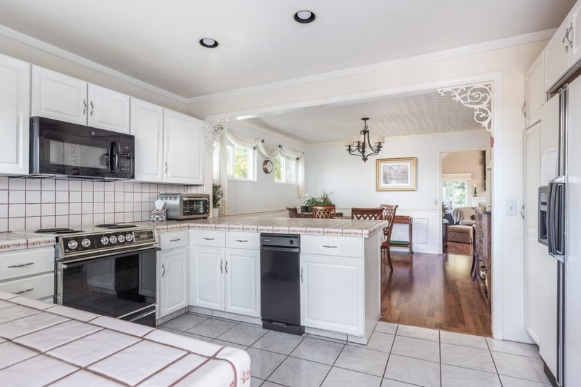 A stones throw from Monterey Peninsula Country Club and a short - photo 13