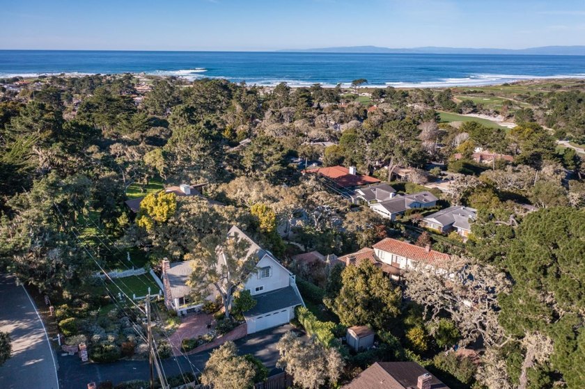 A stones throw from Monterey Peninsula Country Club and a short - photo 29
