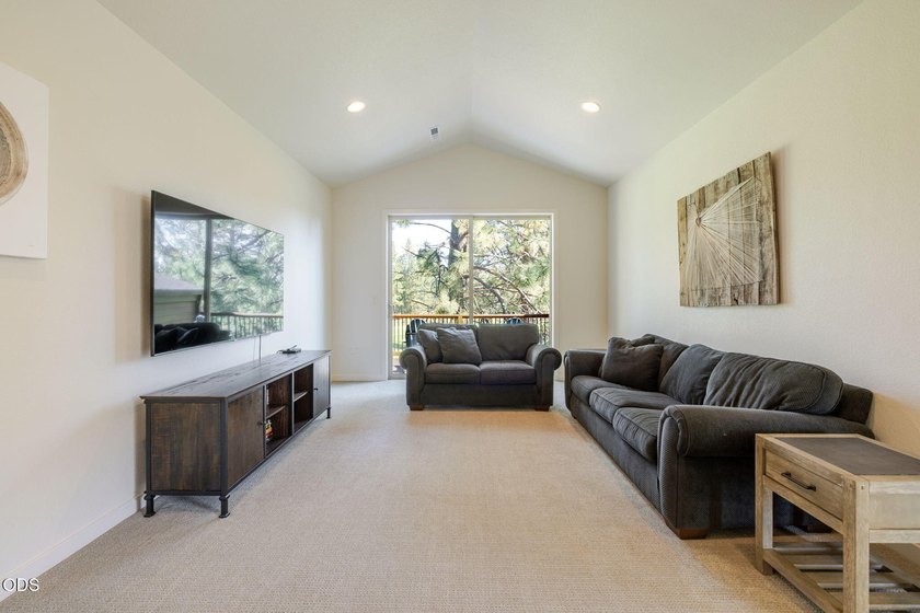 Fully furnished and lightly lived in, this luxury Milepost 1 - photo 33