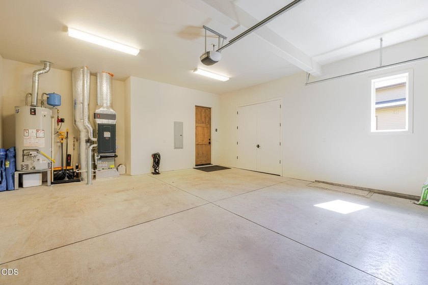 Fully furnished and lightly lived in, this luxury Milepost 1 - photo 47