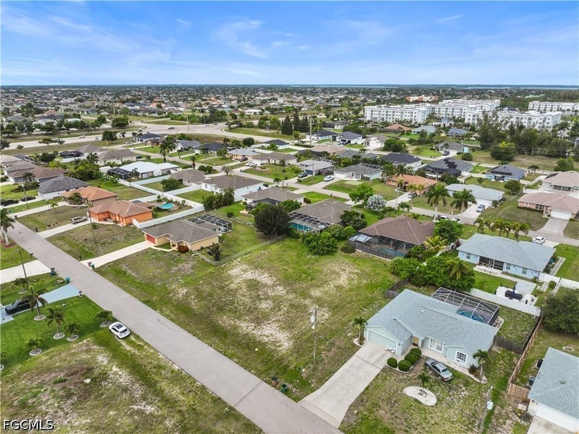 Exceptional opportunity to own an oversized 0.34-acre - photo 3