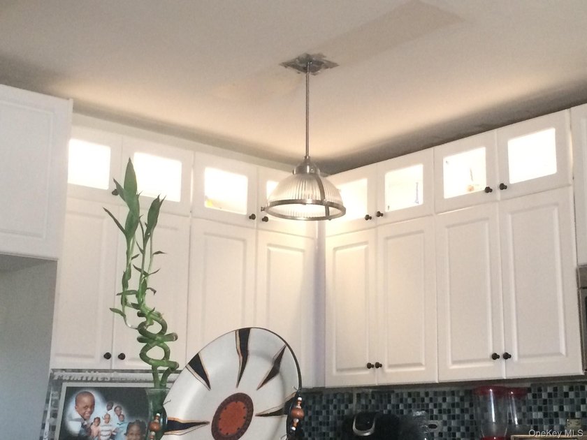 Well-maintained two-bedroom, one-and-a-half-bath condominium - photo 5