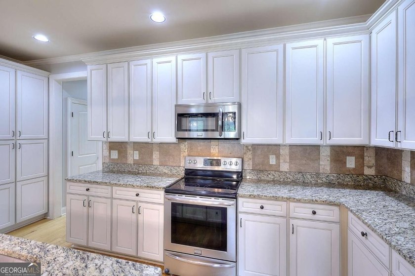 BACK ON THE MARKET AT NO FAULT TO SELLER! Welcome to this - photo 12