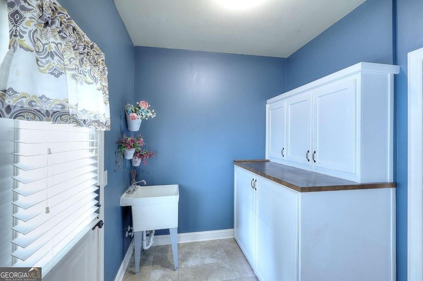 BACK ON THE MARKET AT NO FAULT TO SELLER! Welcome to this - photo 20