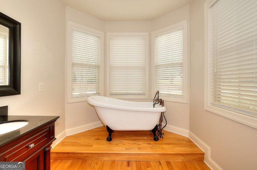 BACK ON THE MARKET AT NO FAULT TO SELLER! Welcome to this - photo 24