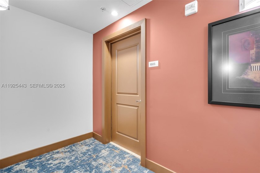 Welcome to your elegant urban oasis in the heart of downtown - photo 5