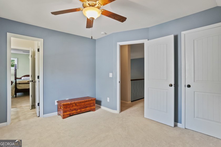 Amazing home in prime location!! Two story, traditional home - photo 38