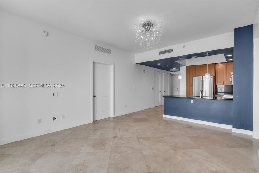 Welcome to your elegant urban oasis in the heart of downtown - photo 10