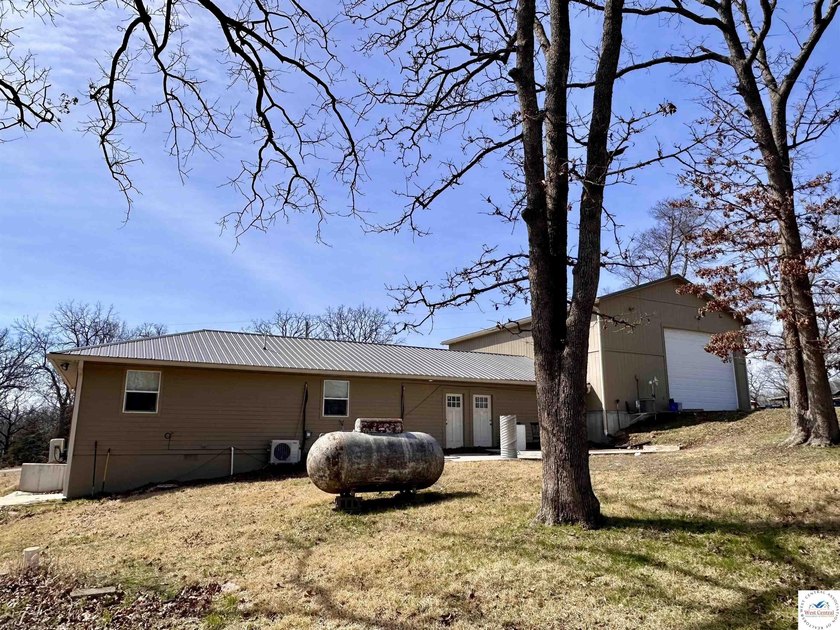 Fully Remodeled Home on 4 lots in a quiet lake development in - photo 37
