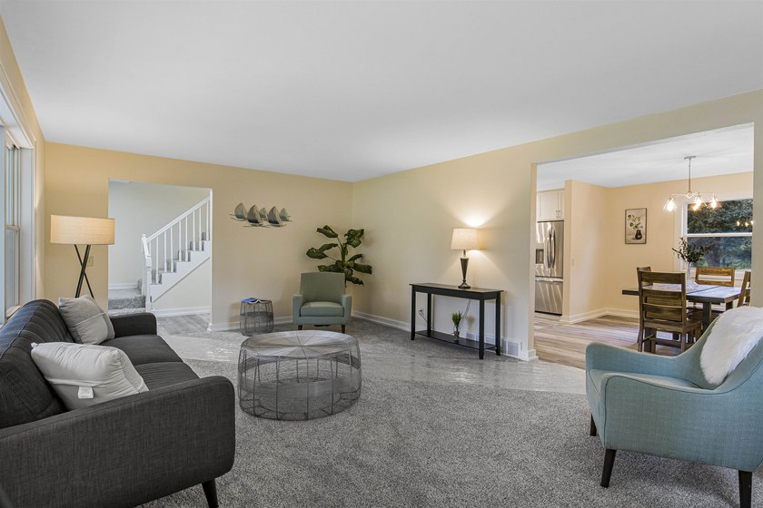 Nestled on a beautiful 1.1-acre lot in a peaceful country - photo 5