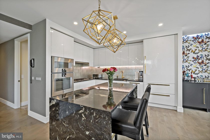 PARKING IS INCLUDED! PARKING VALUED OVER $100,000. FULLY - photo 6