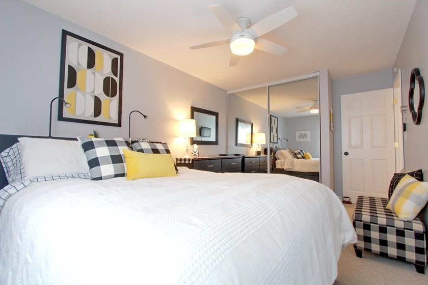 Beautifully updated unit throughout, including Kitchen with - photo 9