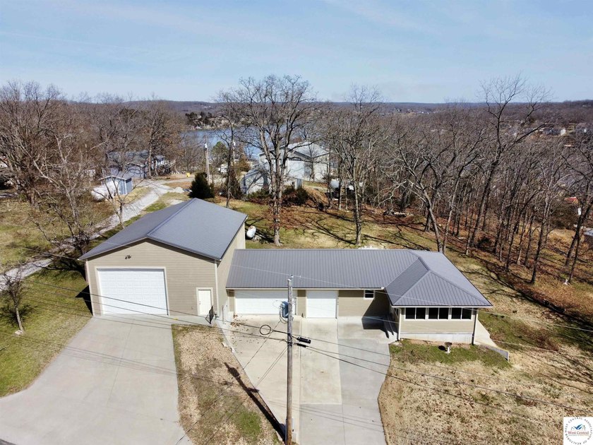 Fully Remodeled Home on 4 lots in a quiet lake development in - photo 49