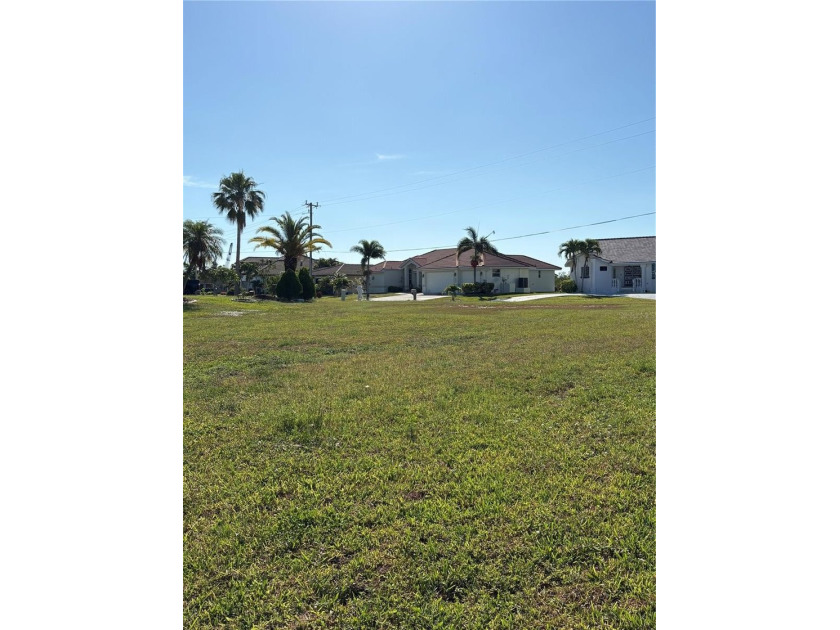 Beautiful waterfront lot in a prime location to build your dream - photo 10