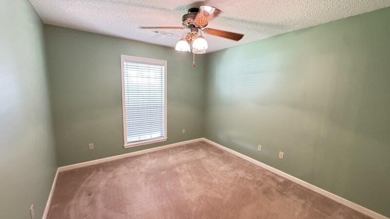 Very well maintained and peaceful location! This 3 bed / 2 bath - photo 24