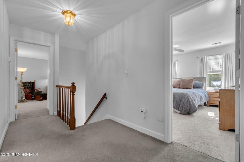 Welcome to this expansive 5-bedroom, 3 full bathroom home - photo 26