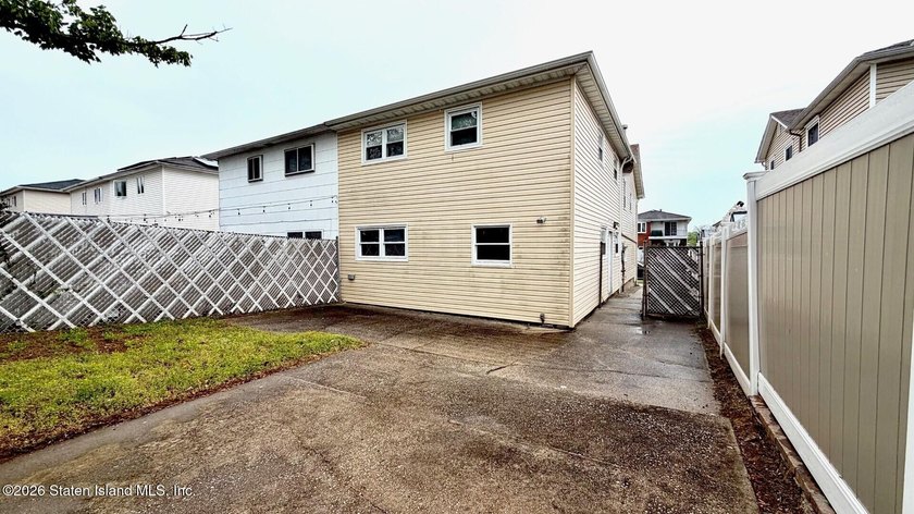 WELCOME TO THIS EXTRA LARGE 22X53 HI-RANCH A 1 FAMILY SEMI 4 - photo 29