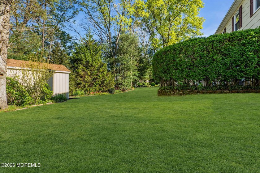 Welcome to this expansive 5-bedroom, 3 full bathroom home - photo 46
