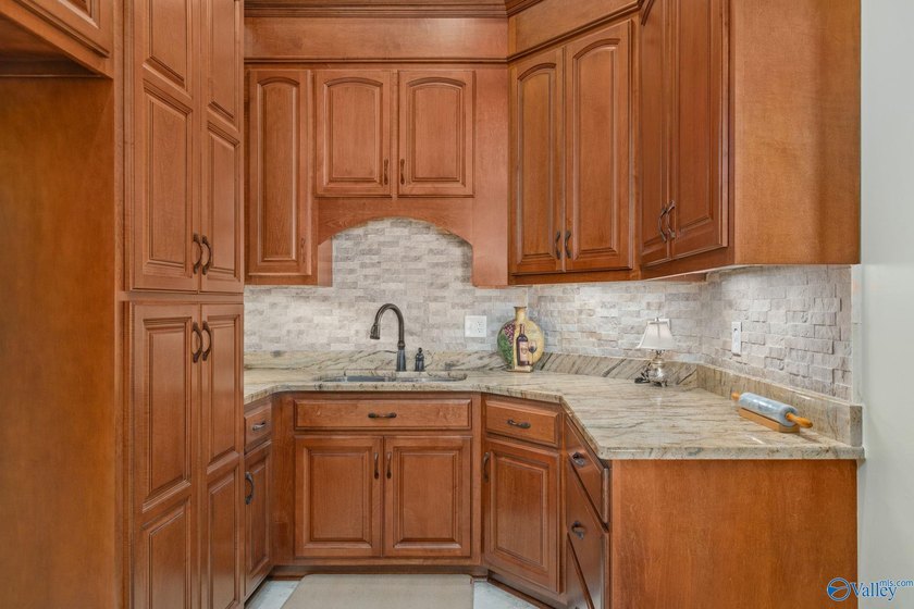 Stunning custom-built 3-bedroom, 2 bath home with beautiful - photo 12