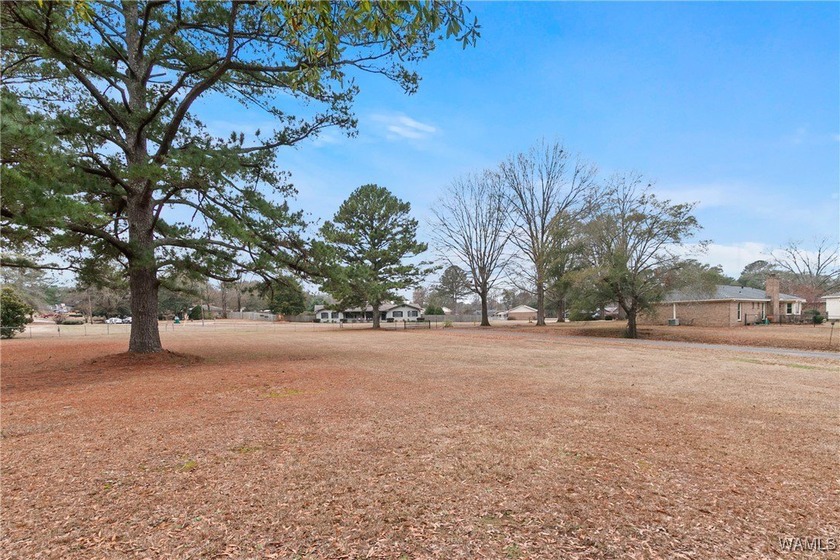 OPEN HOUSE April 19th from 2-4 pm! Enjoy space, comfort, and - photo 12