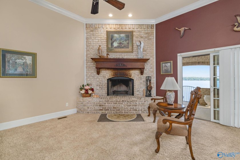 Stunning custom-built 3-bedroom, 2 bath home with beautiful - photo 14