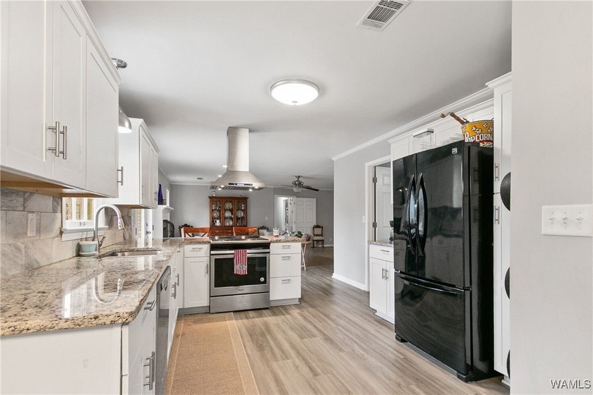 OPEN HOUSE April 19th from 2-4 pm! Enjoy space, comfort, and - photo 19