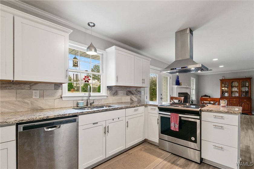 OPEN HOUSE April 19th from 2-4 pm! Enjoy space, comfort, and - photo 20