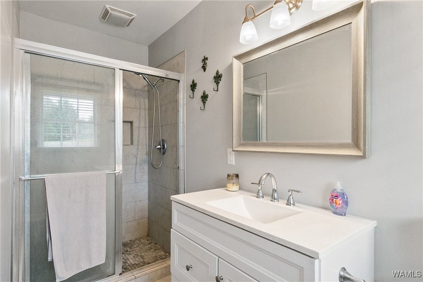 OPEN HOUSE April 19th from 2-4 pm! Enjoy space, comfort, and - photo 26