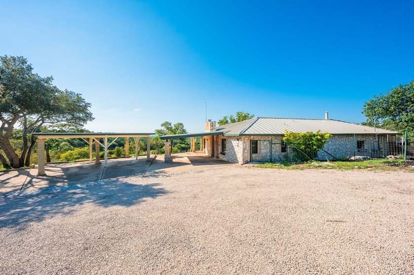 Multiple-home property with a total of 4 bedrooms, 4.5 baths - photo 30