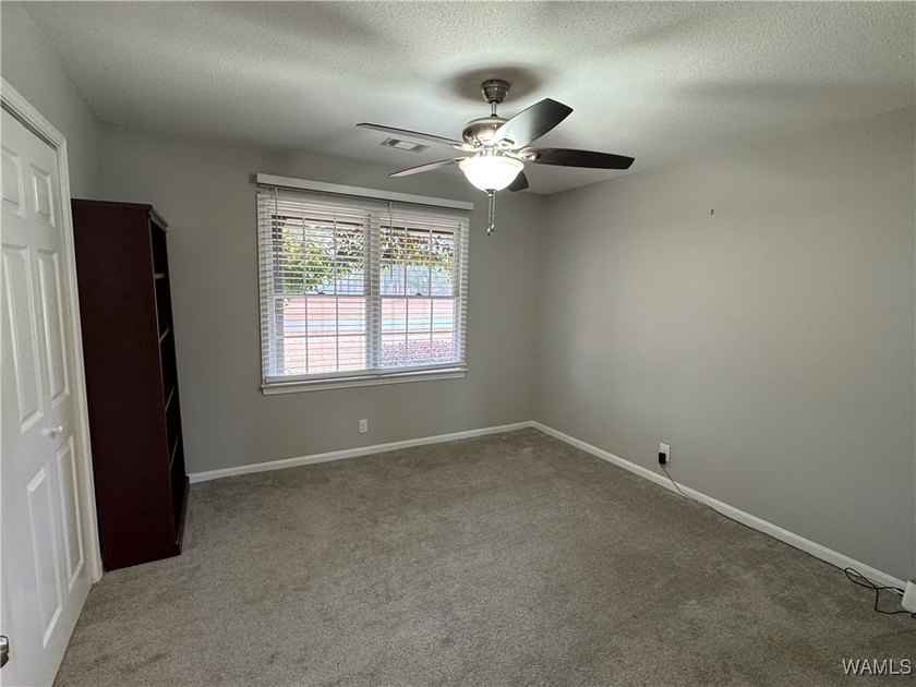 OPEN HOUSE April 19th from 2-4 pm! Enjoy space, comfort, and - photo 30
